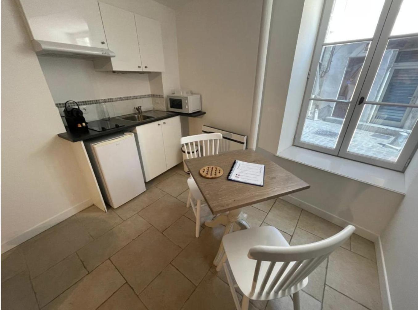 Batisse Paradis- 3 Appartements Calmes Et Elegants Au Centre Historique De Beaune โบน ห้อง รูปภาพ