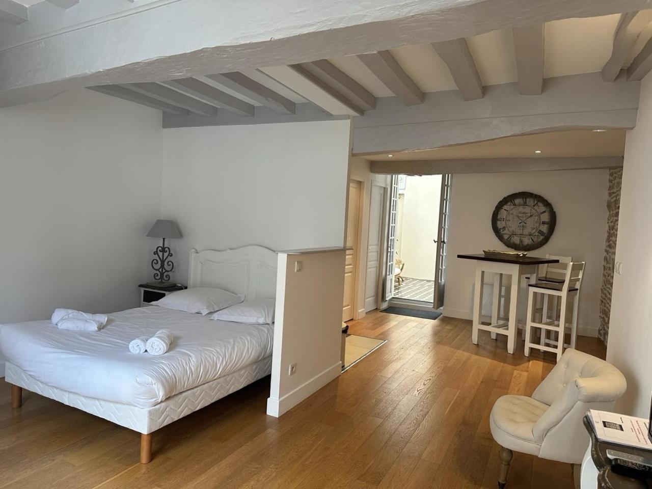 Batisse Paradis- 3 Appartements Calmes Et Elegants Au Centre Historique De Beaune โบน ภายนอก รูปภาพ