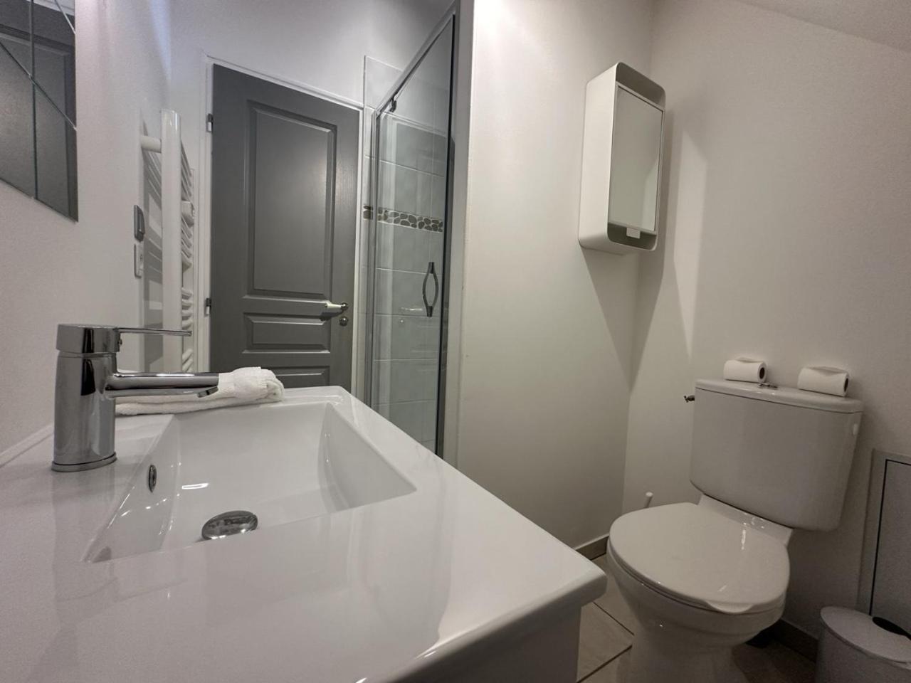 Batisse Paradis- 3 Appartements Calmes Et Elegants Au Centre Historique De Beaune โบน ภายนอก รูปภาพ