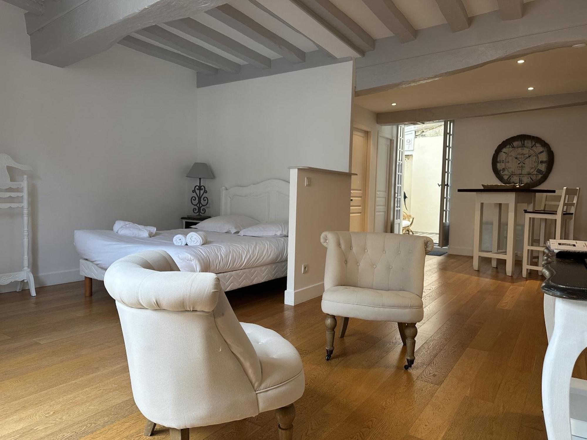 Batisse Paradis- 3 Appartements Calmes Et Elegants Au Centre Historique De Beaune โบน ห้อง รูปภาพ