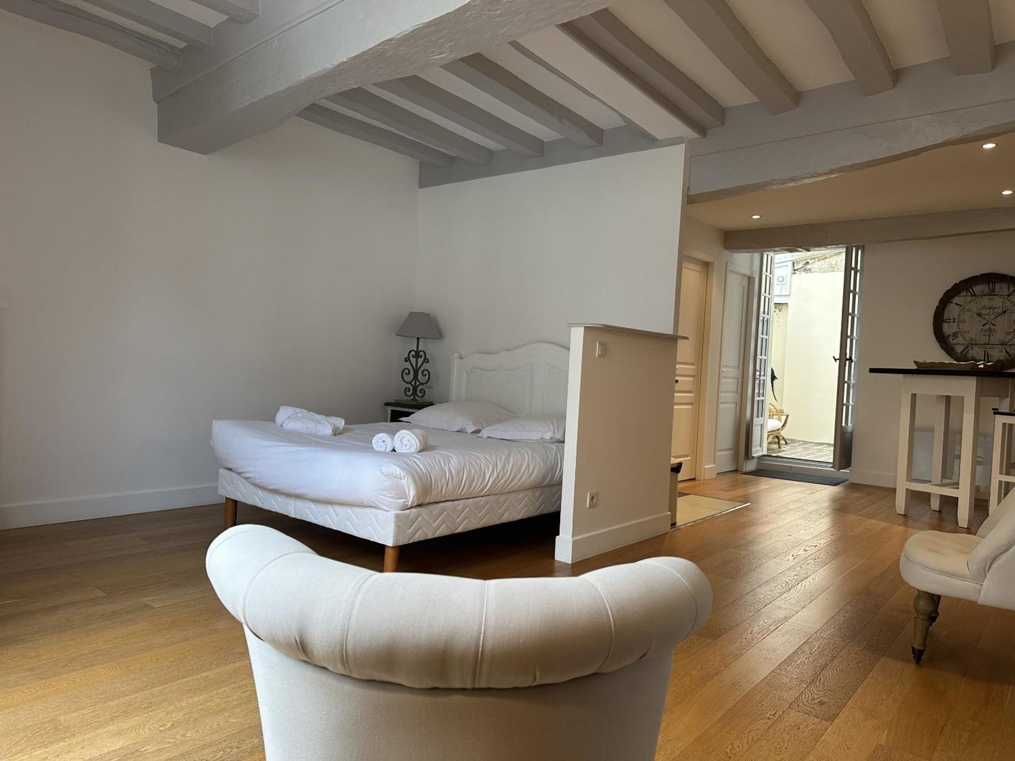 Batisse Paradis- 3 Appartements Calmes Et Elegants Au Centre Historique De Beaune โบน ห้อง รูปภาพ