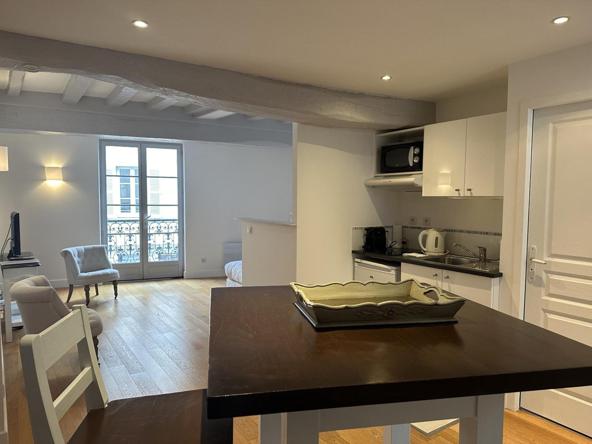 Batisse Paradis- 3 Appartements Calmes Et Elegants Au Centre Historique De Beaune โบน ห้อง รูปภาพ