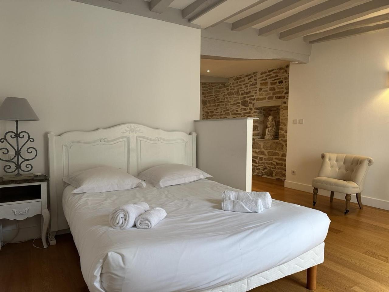 Batisse Paradis- 3 Appartements Calmes Et Elegants Au Centre Historique De Beaune โบน ห้อง รูปภาพ