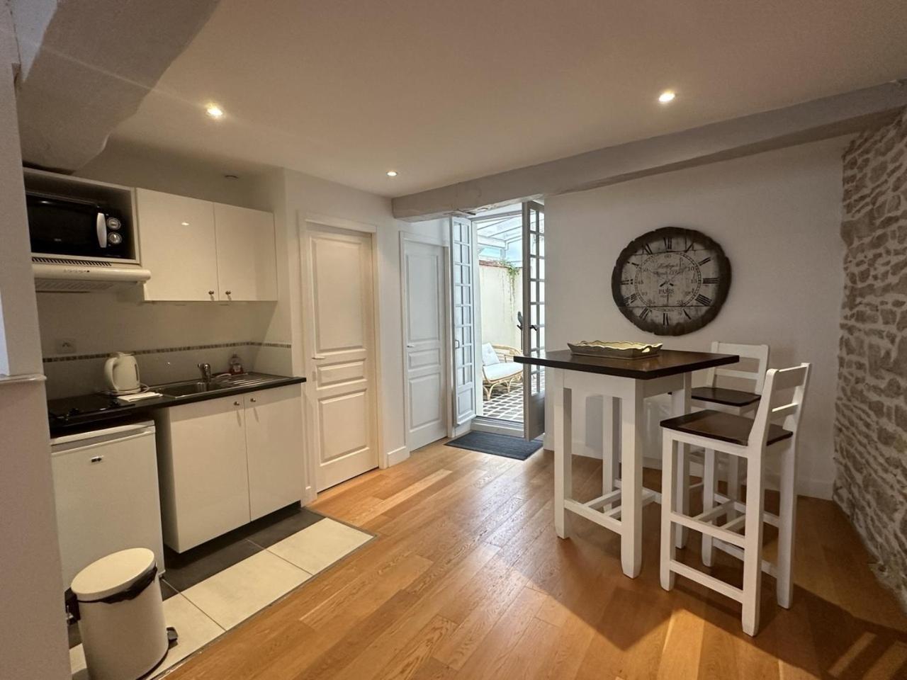 Batisse Paradis- 3 Appartements Calmes Et Elegants Au Centre Historique De Beaune โบน ห้อง รูปภาพ