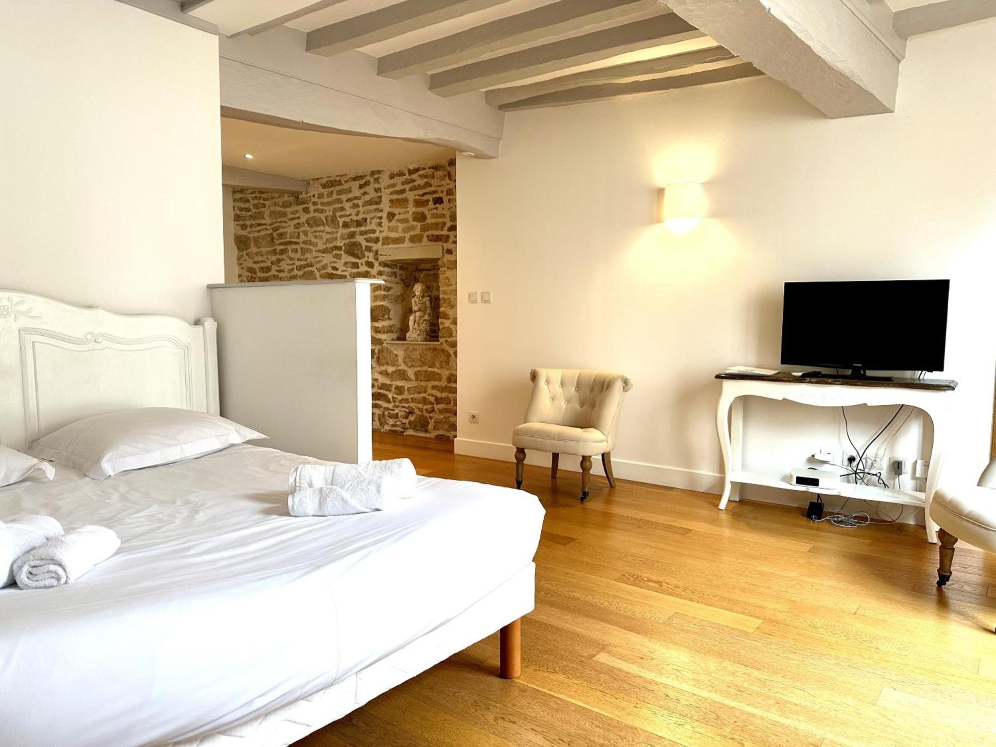 Batisse Paradis- 3 Appartements Calmes Et Elegants Au Centre Historique De Beaune โบน ภายนอก รูปภาพ