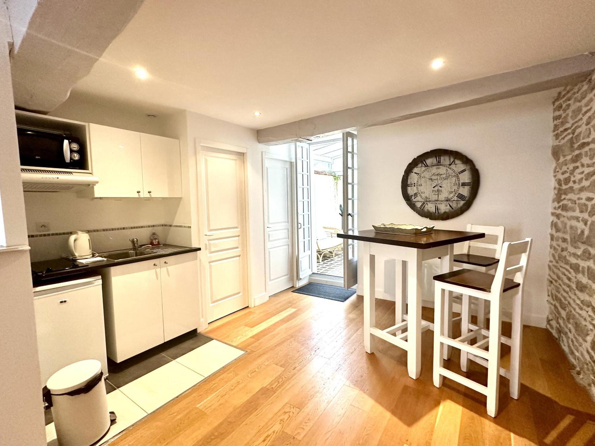 Batisse Paradis- 3 Appartements Calmes Et Elegants Au Centre Historique De Beaune โบน ภายนอก รูปภาพ